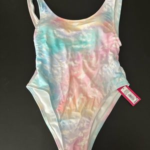 Women’s one piece bathing suit